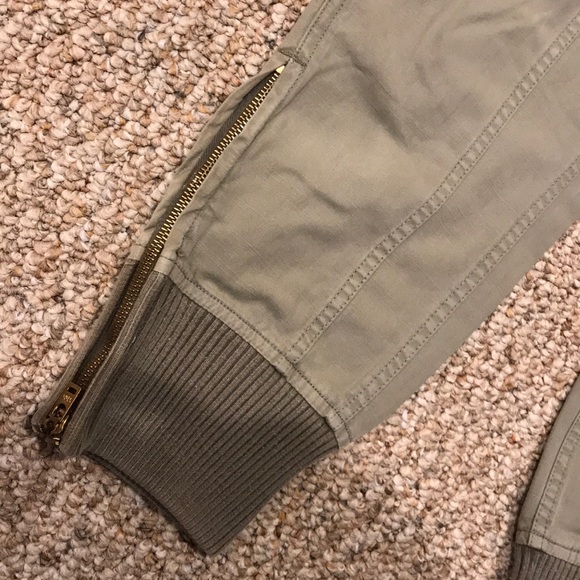 J crew cargo pants - size 2 - Picture 4 of 4